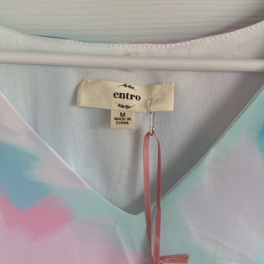 Entro Dress. Size Medium. - Picture 3 of 4